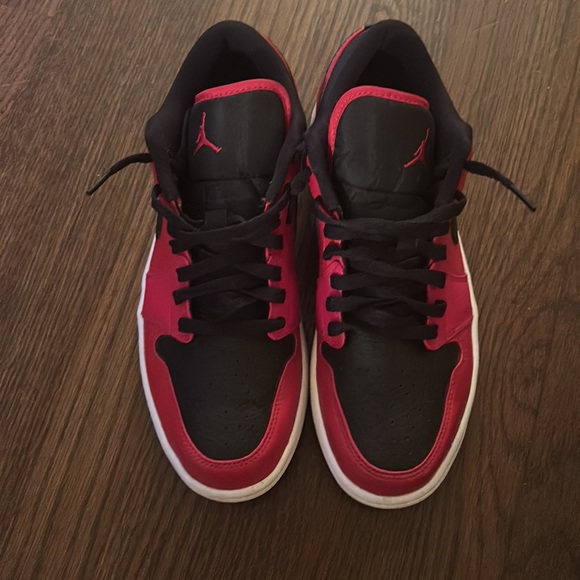 Jordan 1 black red low main image 7